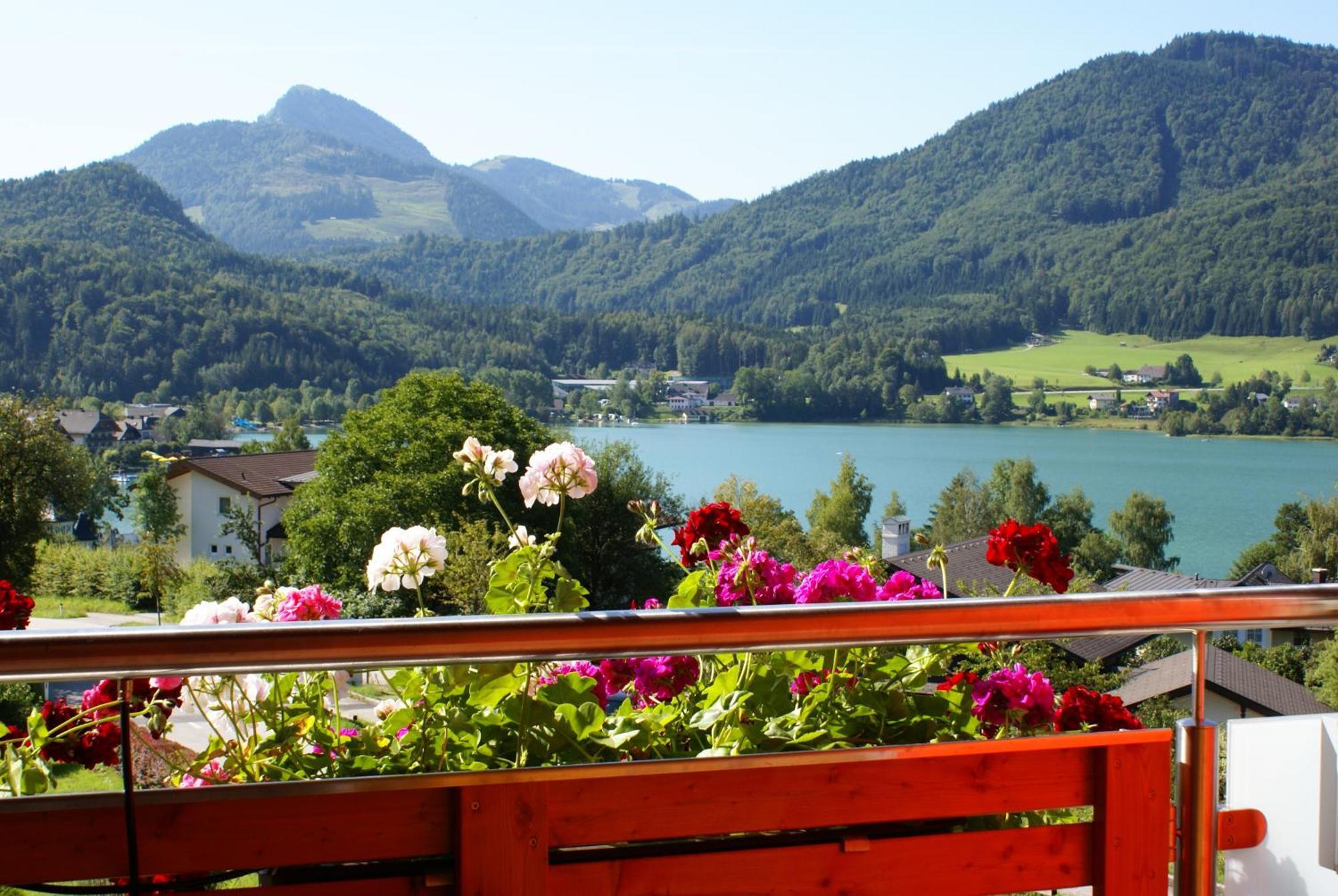 Haus Bergblick Hotel Fuschl am See Exterior photo